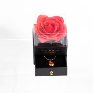 kolie kardia 3D me kouti triantafyllo