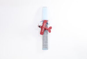 lampada kokkino metalliko aeroplano