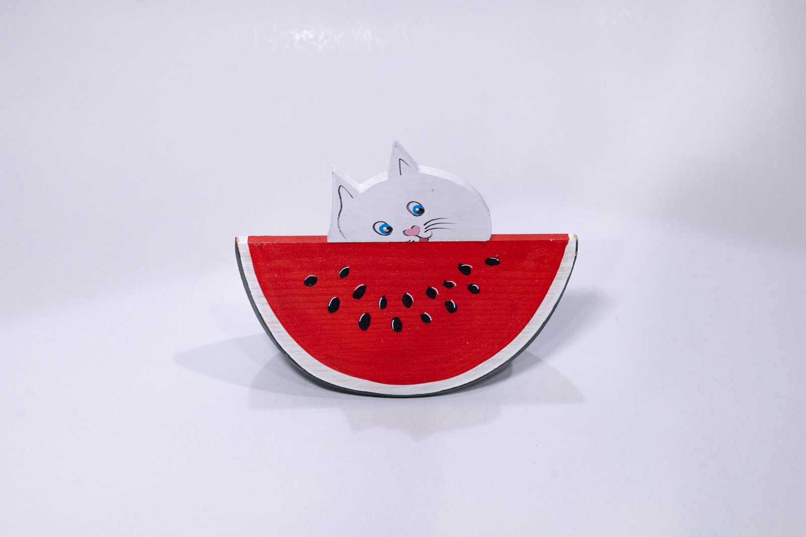 ksilino karpouzi me asprh gata